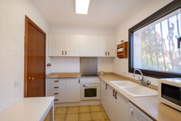 Foto van Huis in Catalonië bij de Zee - Vakantiehuis in Sant Pere Pescador - Kitchen