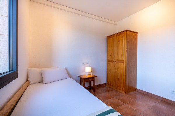 Foto van Huis in Catalonië bij de Zee - Vakantiehuis in Sant Pere Pescador - BedRoom