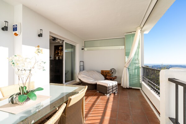 Foto van Prachtig appartement met uitzicht - Vakantiehuis in Ojen - terrace