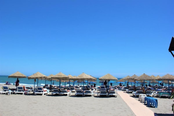 Foto van Appartement aan het strand met terras - Vakantiehuis in Torremolinos - AreaSummer5KM