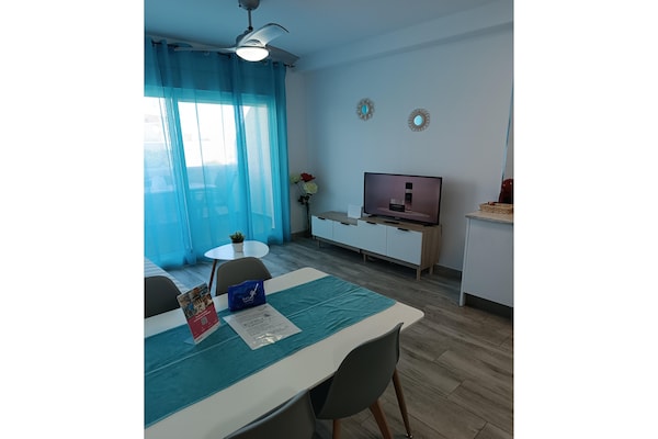 Foto van Appartement met strandzicht - Vakantiehuis in Benalmádena - DiningRoom