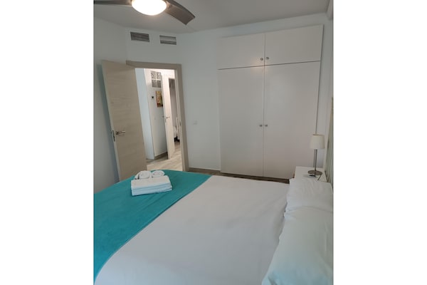 Foto van Appartement met strandzicht - Vakantiehuis in Benalmádena - BedRoom