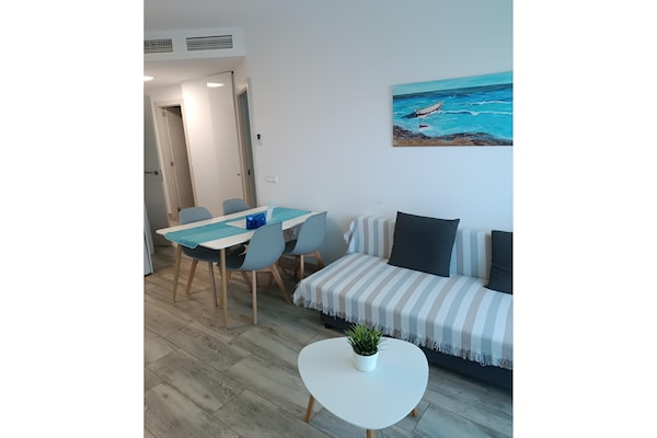 Foto van Appartement met strandzicht - Vakantiehuis in Benalmádena - LivingRoom