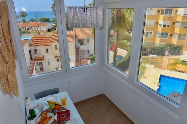 Foto van Appartement met zeezicht in Mijas Costa - Vakantiehuis in Malaga - DiningRoom
