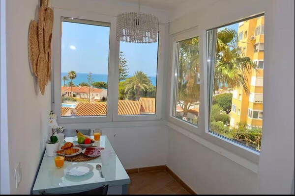 Foto van Appartement met zeezicht in Mijas Costa - Vakantiehuis in Malaga - DiningRoom