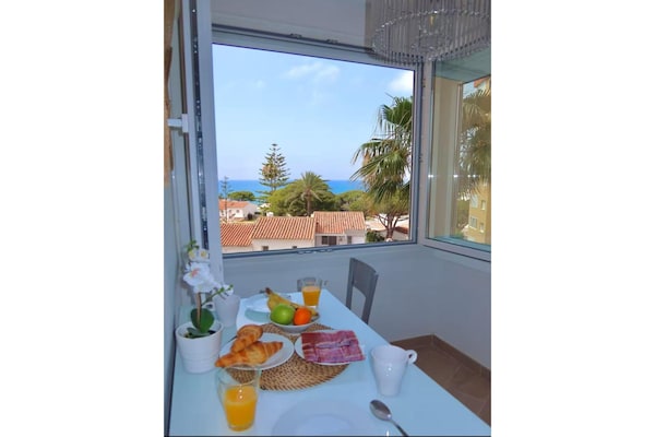 Foto van Appartement met zeezicht in Mijas Costa - Vakantiehuis in Malaga - DiningRoom