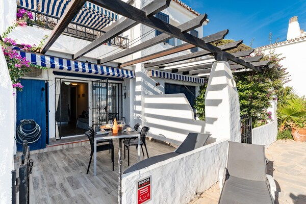 Foto van Moderne ontsnapping aan het strand, Calahonda - Vakantiehuis in Malaga - ExteriorSummer