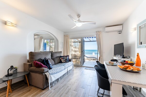 Foto van Moderne ontsnapping aan het strand, Calahonda - Vakantiehuis in Malaga - LivingRoom
