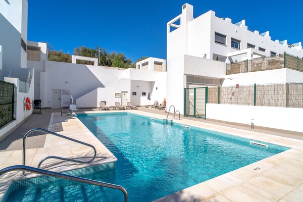 Foto van Villa in Nerja met Uitzicht op Zee & Zwembad - Vakantiehuis in Nerja - PoolOfHouse