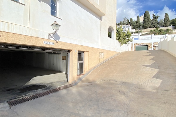 Foto van Appartement in Nerja bij Burriana Strand - Vakantiehuis in Nerja - Garage