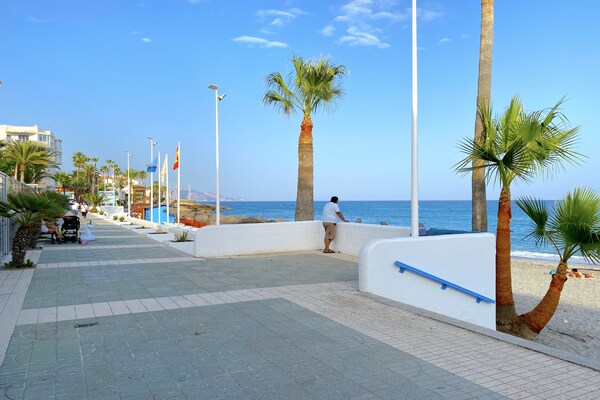 Foto van Studio in Nerja bij Torrecilla Strand - Vakantiehuis in Nerja - Outdoor
