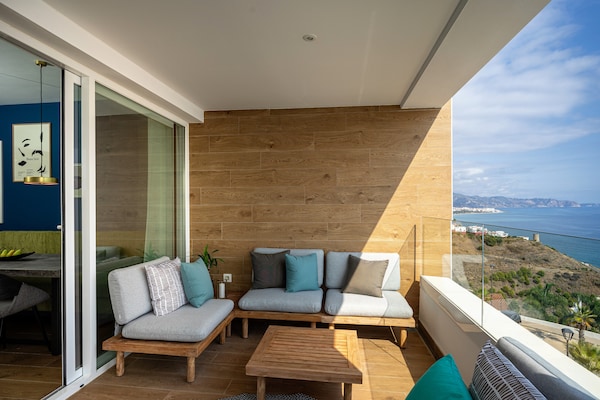 Foto van Appartement in Nerja met Zeezicht & Zwembad - Vakantiehuis in Torrox Costa - terrace