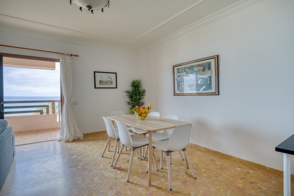 Foto van Strandhuis bij Playa de Las Canteras - Vakantiehuis in Las Palmas de Gran Canaria - DiningRoom