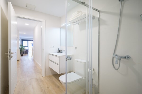 Foto van Appartement in Las Palmas bij Playa de Las Canteras - BathRoom