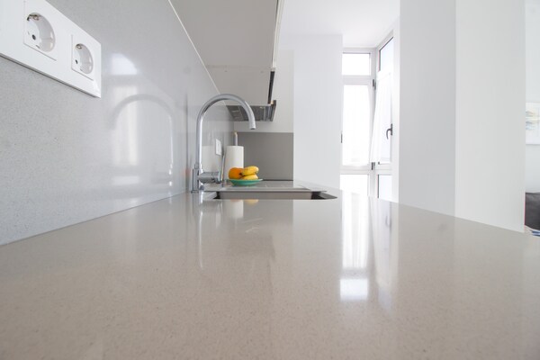 Foto van Appartement aan Playa de Las Canteras - Vakantiehuis in Las Palmas de Gran Canaria - Kitchen