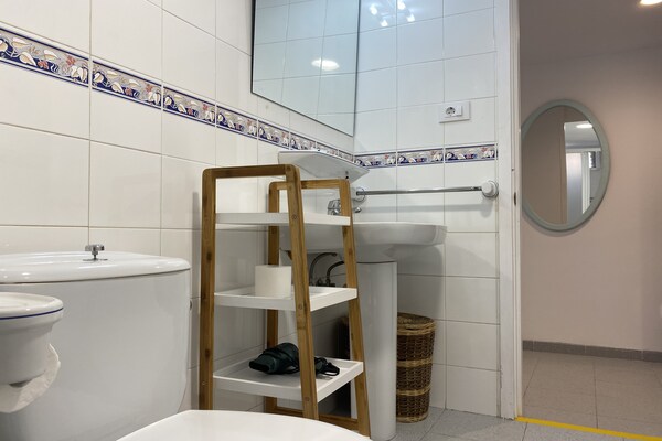 Foto van Appartement aan Playa de Las Canteras - Vakantiehuis in Las Palmas de Gran Canaria - BathRoom