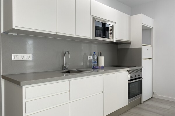 Foto van Appartement aan Playa de Las Canteras - Vakantiehuis in Las Palmas de Gran Canaria - Kitchen
