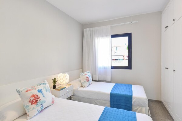 Foto van Moderne duplexwoning met zwembad in Meloneras - Vakantiehuis in San Bartolomé de Tirajana - BedRoom