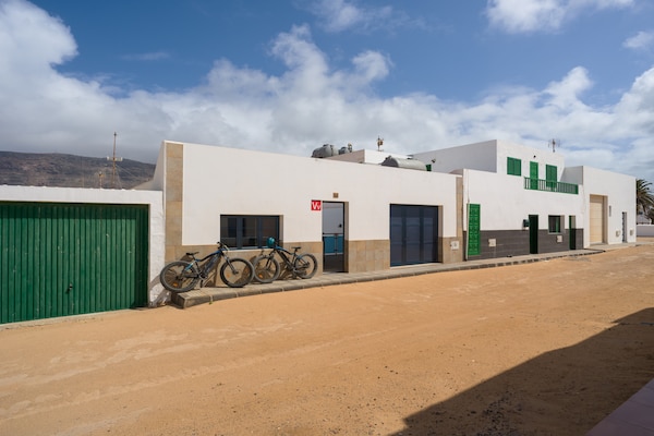 Foto van Huis aan zee in Caleta de Sebo, La Graciosa - Vakantiehuis in Caleta de Sebo - Outdoor