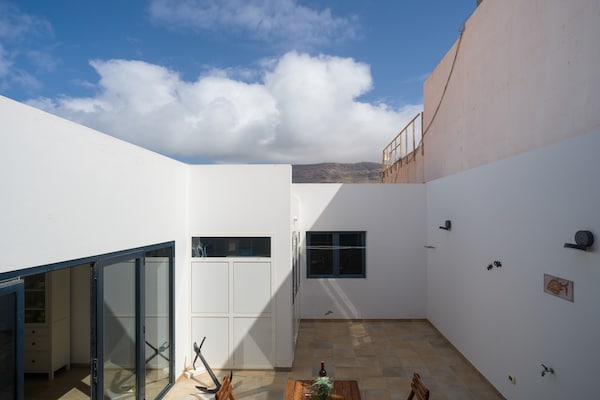 Foto van Huis aan zee in Caleta de Sebo, La Graciosa - Vakantiehuis in Caleta de Sebo - terrace