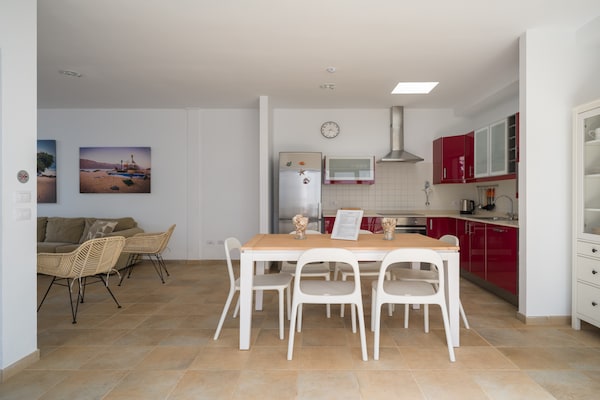 Foto van Huis aan zee in Caleta de Sebo, La Graciosa - Vakantiehuis in Caleta de Sebo - Kitchen