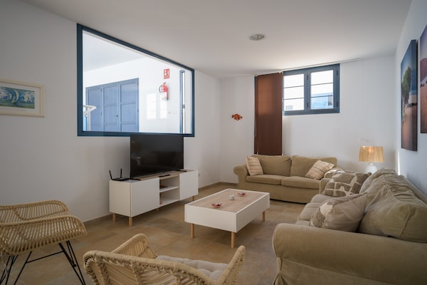 Foto van Huis aan zee in Caleta de Sebo, La Graciosa - Vakantiehuis in Caleta de Sebo - LivingRoom