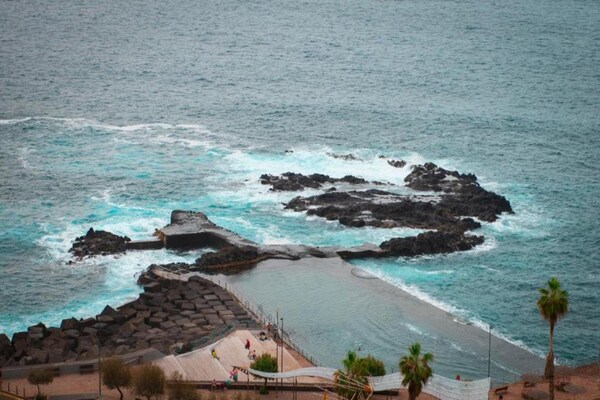 Foto van Vakantiehuis Mesa del Mar bij zwart strand - Vakantiehuis in Tacoronte - AreaSummer20KM