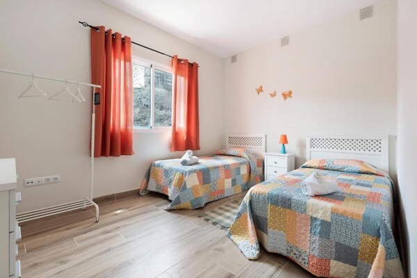 Foto van Vakantiehuis in Garachico met bergzicht - Vakantiehuis in Genovés - BedRoom