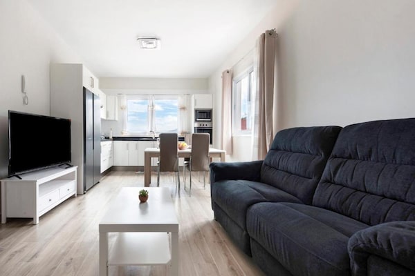 Foto van Vakantiehuis in Garachico met bergzicht - Vakantiehuis in Genovés - LivingRoom