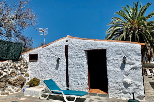 Foto van Landhuis Las Perez met privézwembad - Vakantiehuis in Granadilla de Abona - ExteriorSummer