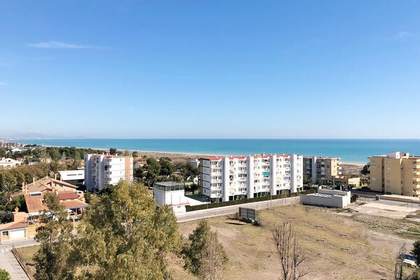 Foto van Appartement in de buurt van het strand van Canet met terras - Untagged