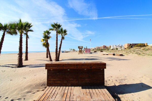 Foto van Appartement in de buurt van het strand van Canet met terras - Untagged