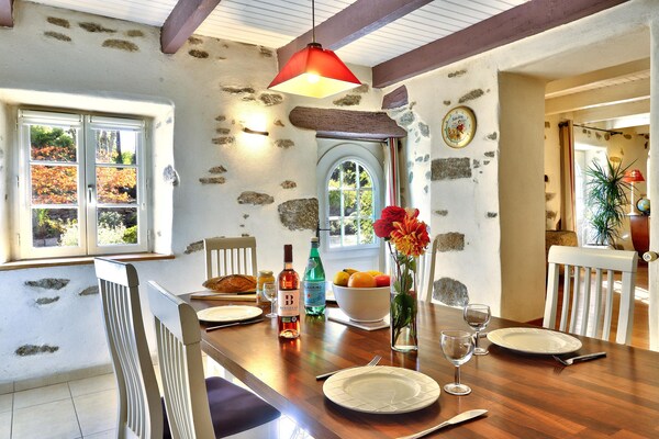 Foto van Vakantiehuis in Huelgoat bij Monts d'Arrée - Vakantiehuis in Huelgoat - DiningRoom