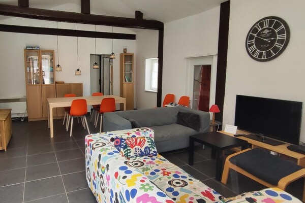 Foto van Charmant huis met zwembad. - Vakantiehuis in Saint-Sébastien-d'Aigrefeuille - LivingRoom