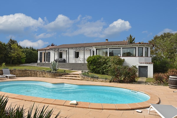 Foto van Villa in Malves bij Carcassonne Zwembad - Vakantiehuis in Malves en Minervois - ExteriorSummer