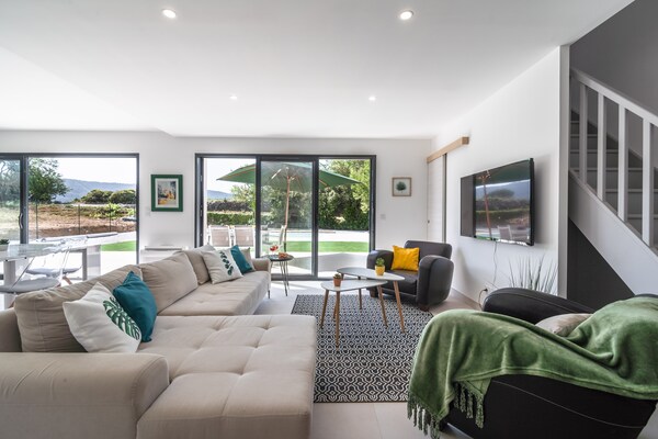 Foto van Vakantiehuis Beaufort met Privézwembad - Vakantiehuis in Beaufort - LivingRoom