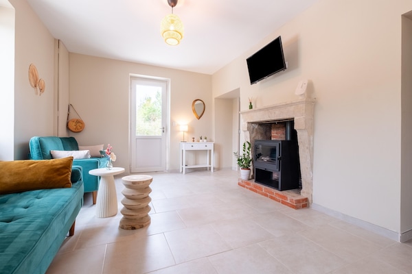 Foto van Charmant vakantiehuis met privézwembad - Vakantiehuis in HAUTEFORT - LivingRoom