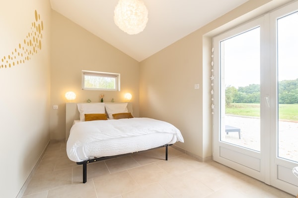 Foto van Charmant vakantiehuis met privézwembad - Vakantiehuis in HAUTEFORT - BedRoom