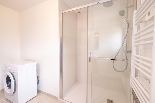 Foto van Charmant vakantiehuis met privézwembad - Vakantiehuis in HAUTEFORT - BathRoom