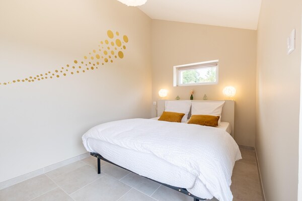 Foto van Charmant vakantiehuis met privézwembad - Vakantiehuis in HAUTEFORT - BedRoom