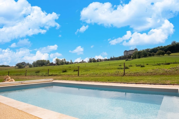Foto van Charmant Huis in Hautefort met Zwembad & Natuur - Vakantiehuis in HAUTEFORT - PoolOfHouse