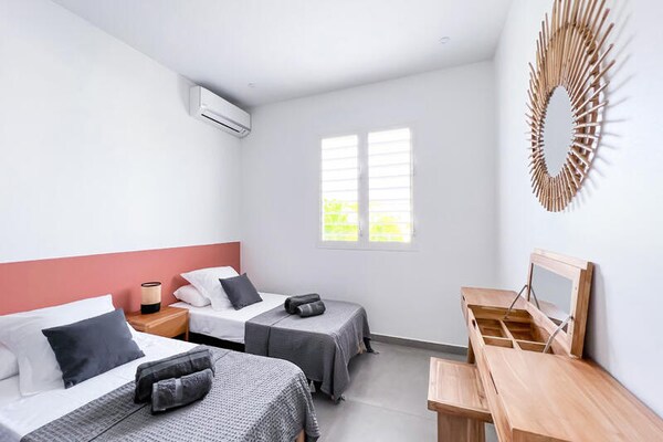 Foto van Villa in Saint-François met zwembad en tuin - Vakantiehuis in  - Untagged