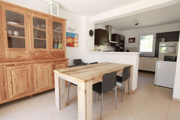 Foto van Gezinsvriendelijke villa met zwembad - Vakantiehuis in Les Issambres/St. Maxime - DiningRoom