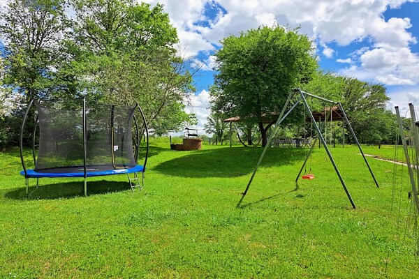 Foto van Comfortabel vakantiehuis met ruime tuin - Vakantiehuis in Vieure - GardenSummer