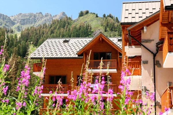 Foto van Appartement in Hautes-Alpes met Ski-In - Vakantiehuis in VARS - ExteriorSummer