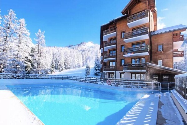 Foto van Residentie L'Albane - Vakantiehuis in VARS - ExteriorSummer