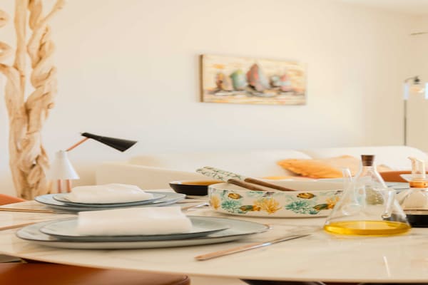 Foto van Licht appartement met airconditioning en uitzicht op zee - Antibes - Untagged