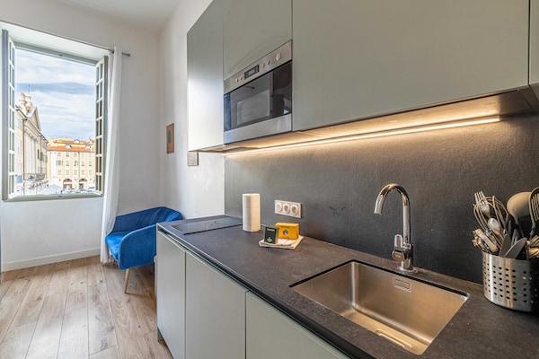 Foto van A/C Mezzanine Appartement 2BR/4P - Place Garibaldi - Untagged