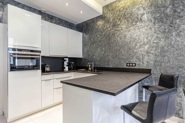 Foto van Grote gerenoveerde studio - rue Hoche - Cannes centrum - 