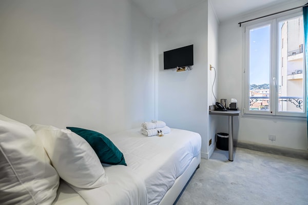 Foto van Hotel Avaton - Eenpersoonskamer - Cannes Palais
 - Vakantiehuis in Cannes - 
